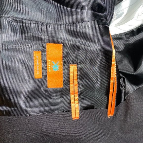 Suit - Picture 3 of 7